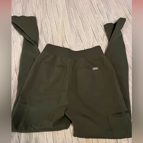 Womens Figs Set - Picture 3 of 9